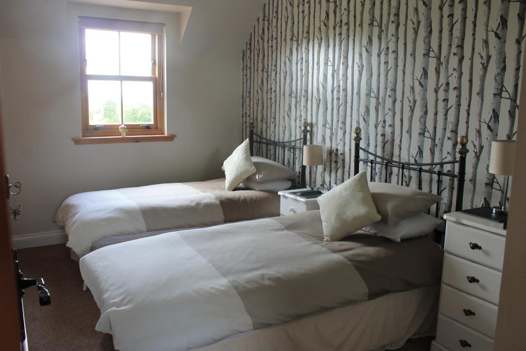 Ach-Na-Sidhe Bed & Breakfast Dores Exterior photo
